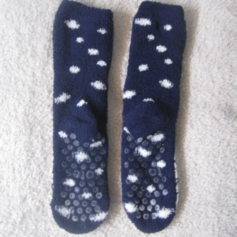 5/$20 Girls Totes Blue/White Polar Bear Fuzzy Slipper Socks